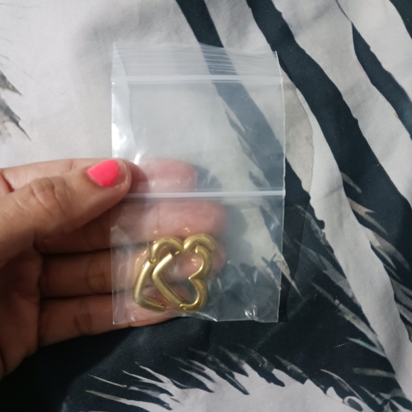 Women Gold filled Heart Hoop Mini Earrings - Picture 5 of 5